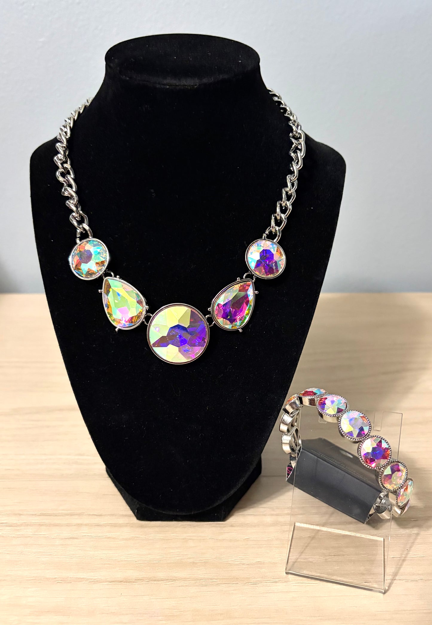 Iridescent set
