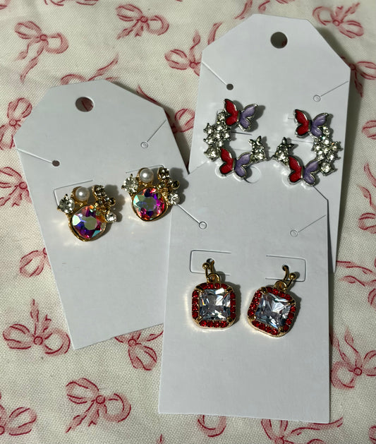 Mystery pair of earrings